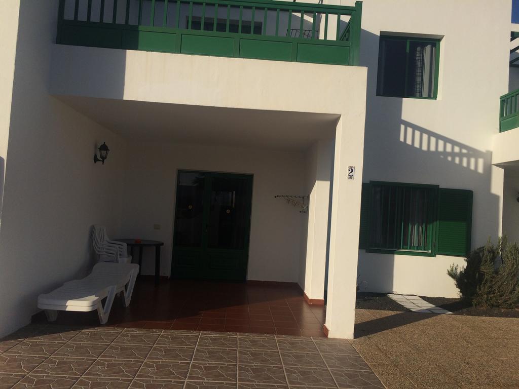 Alhambra Apartamentos Tías Pokoj fotografie