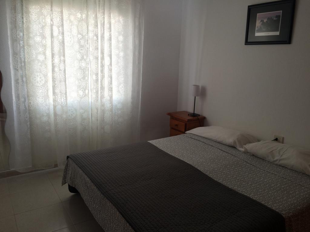 Alhambra Apartamentos Tías Pokoj fotografie